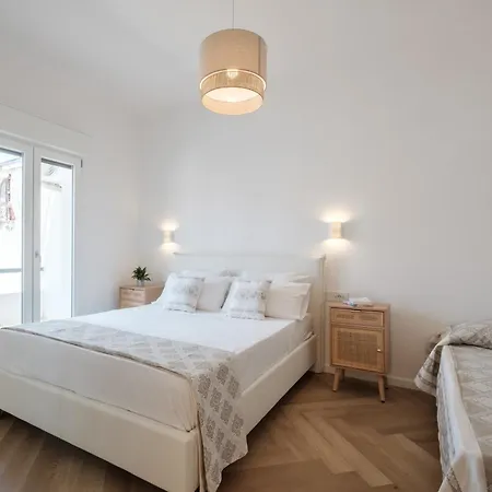 Eleganza E Design Nel Cuore Di - E Movida 아파트 *