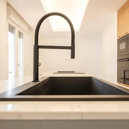 Eleganza E Design Nel Cuore Di - E Movida 아파트