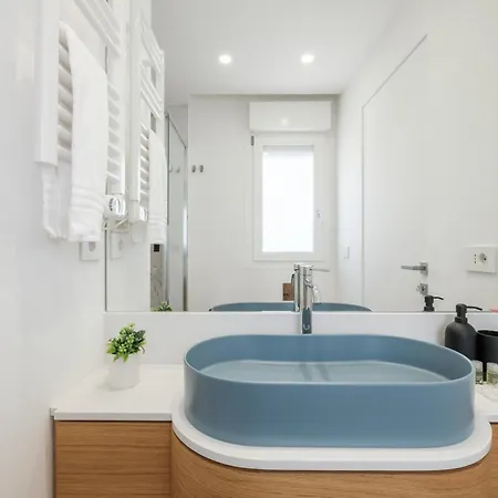 Eleganza E Design Nel Cuore Di - E Movida 빌라시미우스